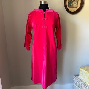 Vintage 1950s bright pink velvet housecoat